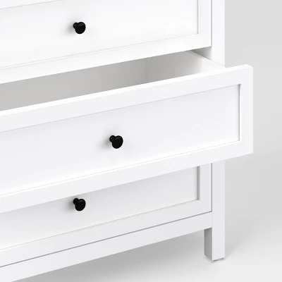 Traditional 4 Drawer Dresser Classic White - Room Essentials™ 4 Traditional 4 Drawer Dresser Classic White - Room Essentials™ - Image 4