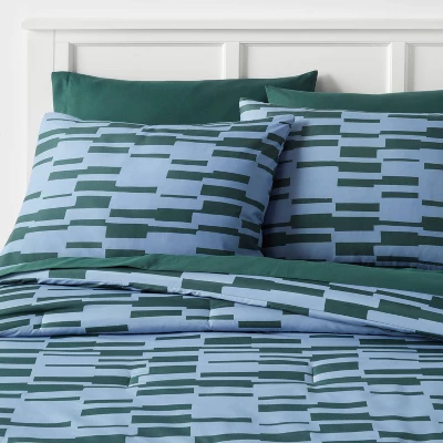 Foster Microfiber Reversible Comforter & Sheets Set Blue/Dark Green - Room Essentials™ 6 Foster Microfiber Reversible Comforter & Sheets Set Blue/Dark Green - Room Essentials™ - Image 6